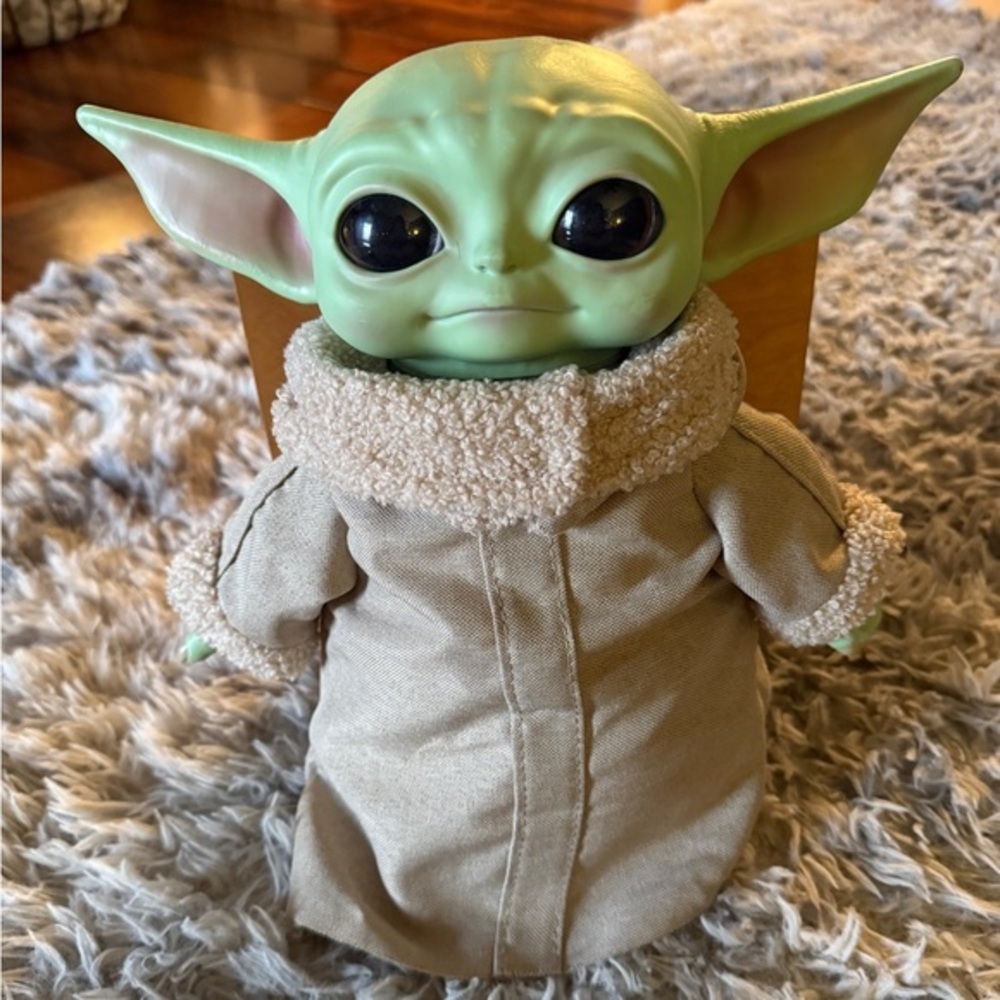 Star Wars Mandalorian The Child Grogu Baby Yoda Plush 12” Mattel 2019